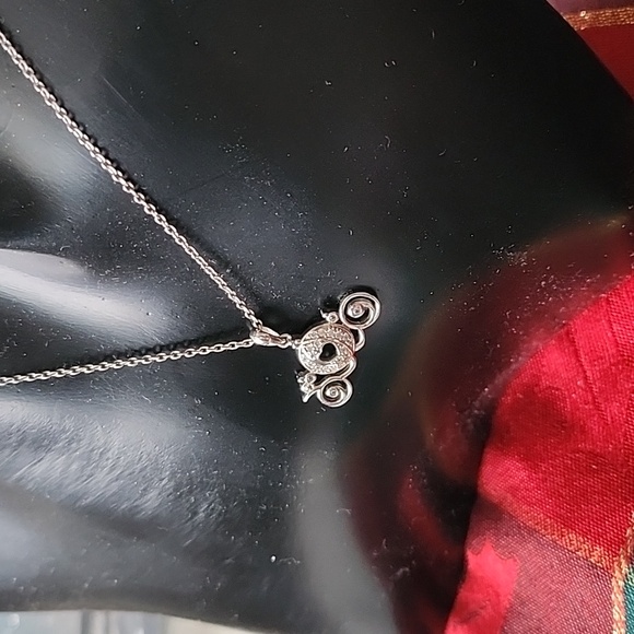 Jewelry - 925 carriage necklace